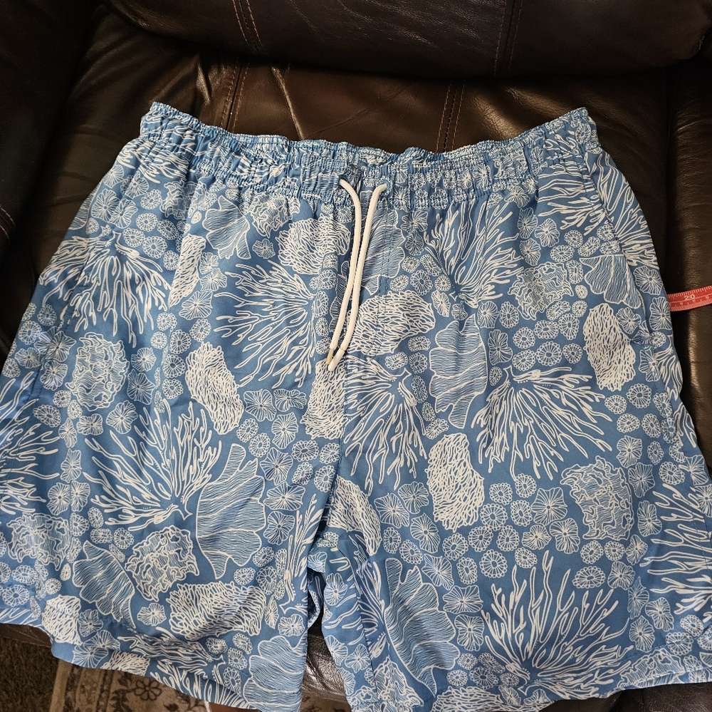 SEALIFE BLUE MENS SWIM TRUNKS! SIZE LARGE! WORN ONCE!